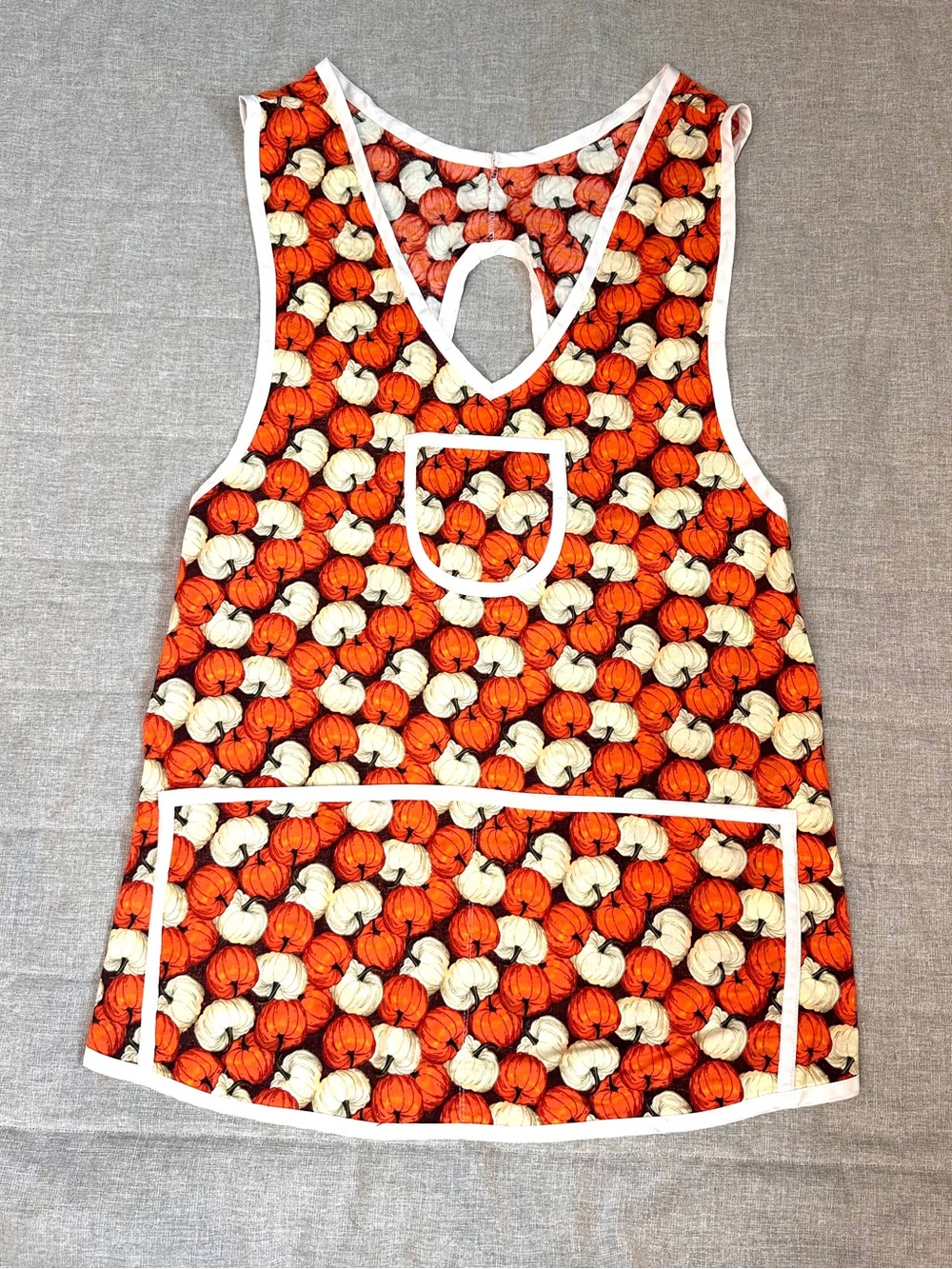 Vintage Style Cobbler Apron Vibrant Autumn Pumpkin Pattern White Trim One Size